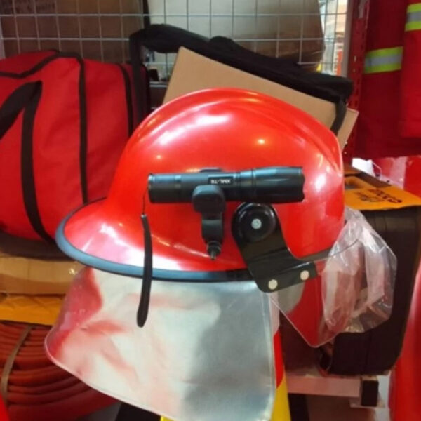 Helm Pemadam Kebakaran Model Fullgard Merek JHI Plus Senter